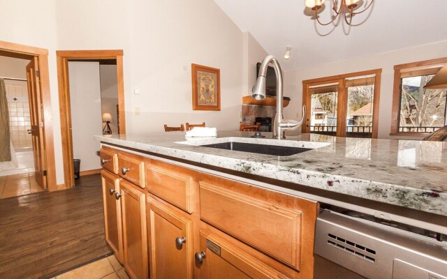 Arapahoe Lodge #8102 by Summit County Mountain Retreats