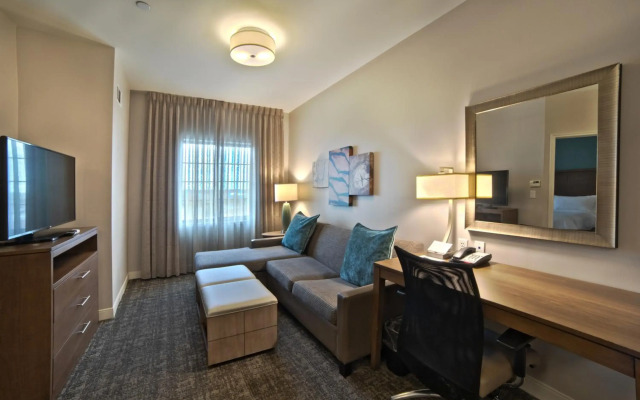 Staybridge Suites Houston - Humble Beltway 8 E by IHG