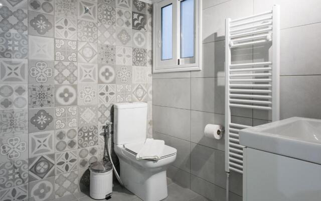 Minimal 2 BR near Olympic Stadium - 15 min walk