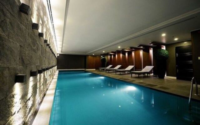 The Nishat Hotel Gulberg