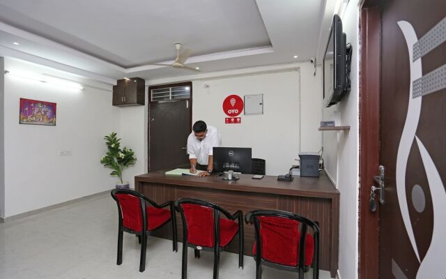 OYO 9596 Hotel Radha Nikunj Residency