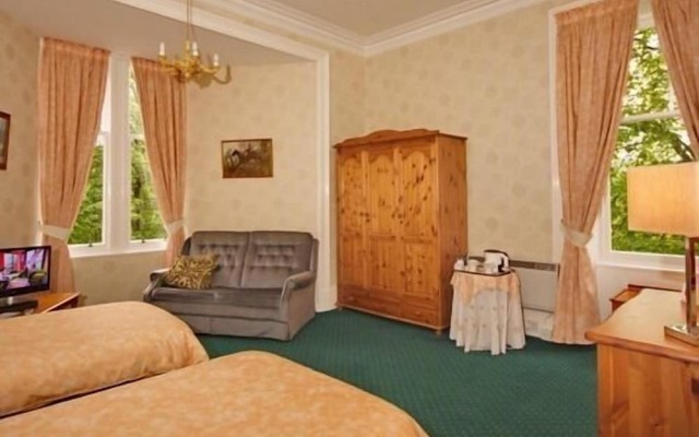 Birchwood Hotel
