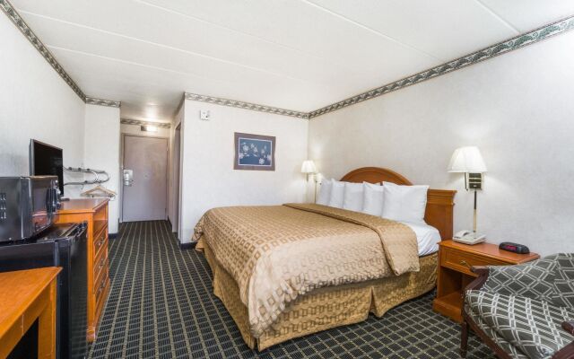Days Inn And Suites Columbus East Airport