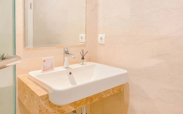 Stunning and Comfy 2BR Apartment at Menteng Park