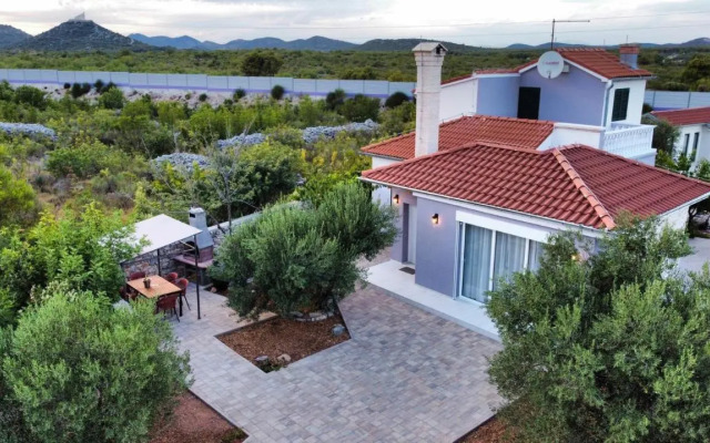Villa 195