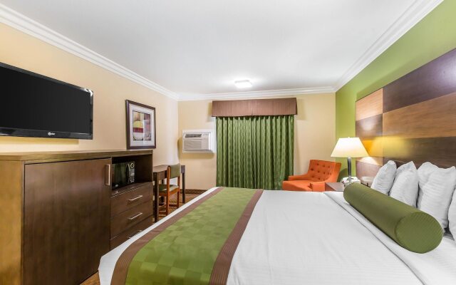 Rodeway Inn & Suites Canyon Lake-Menifee West
