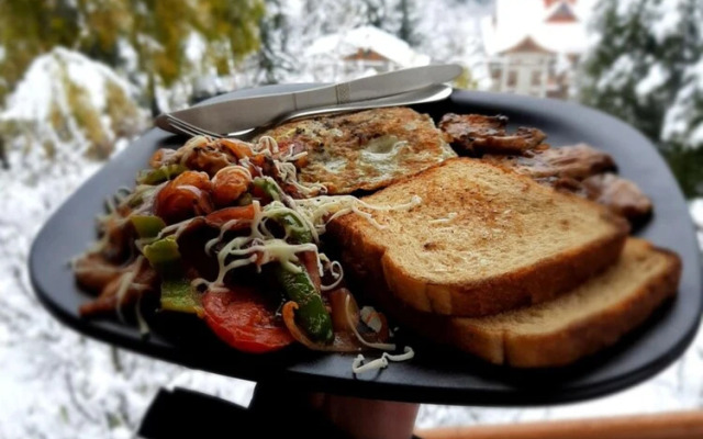 Manali top Inn & Cafe