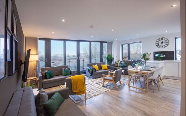 Family & Large Groups- 3x Bed Apartment in London