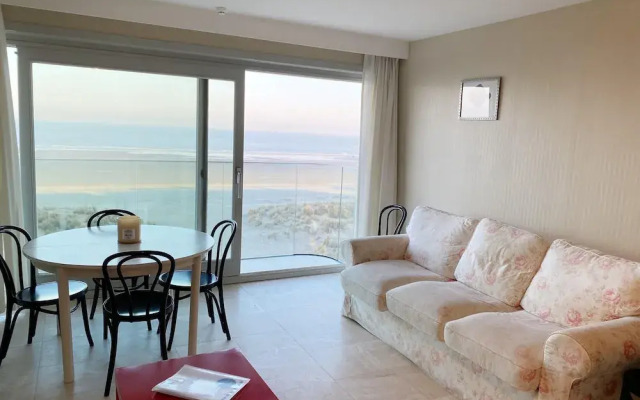 Beachside Stay With Views