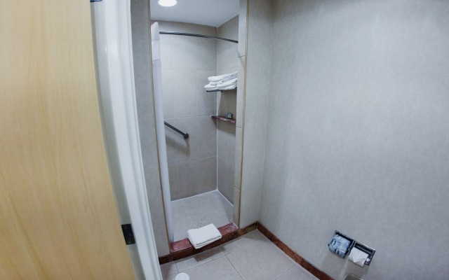 Excellence Express & Suites