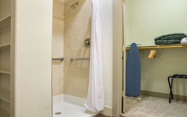 WanderJaunt - North Austin Apartments