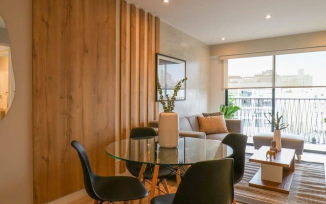 w Elegant 2BR With Balcony in Miraflores