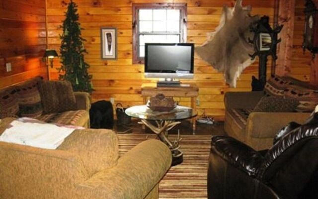 The Lodge at Hideaway Hollow- Copperhill TN