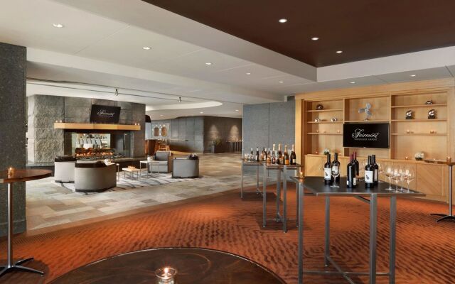 Fairmont Vancouver Airport In-Terminal Hotel