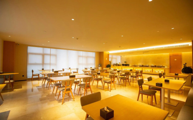 Ji Hotel (Zhengzhou East Railway Station)