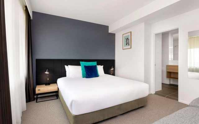 Mantra MacArthur Canberra – Guest Rooms – Turner