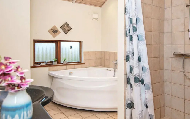 8 Person Holiday Home in Ulfborg