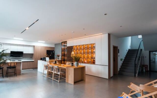 Yishanyihai Designer B&B (Dali Ancient Town)