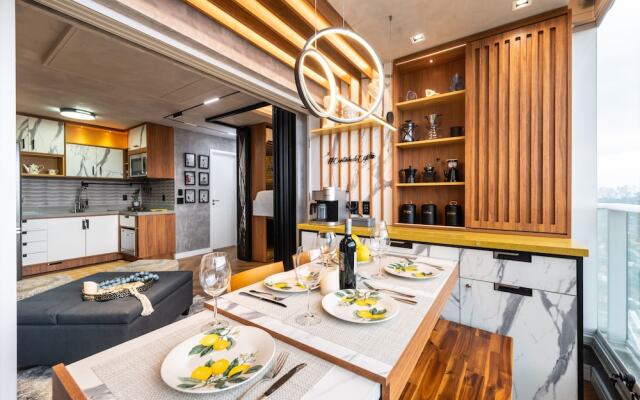 Stunning Views | Luxurious Apartment with Marginal Pinheiros View at River One Residencial by Okaeri Home Apartments