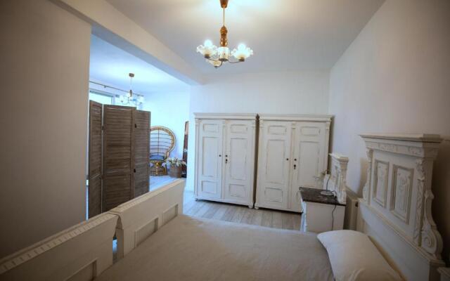 Arad Apartment - Vintage Design