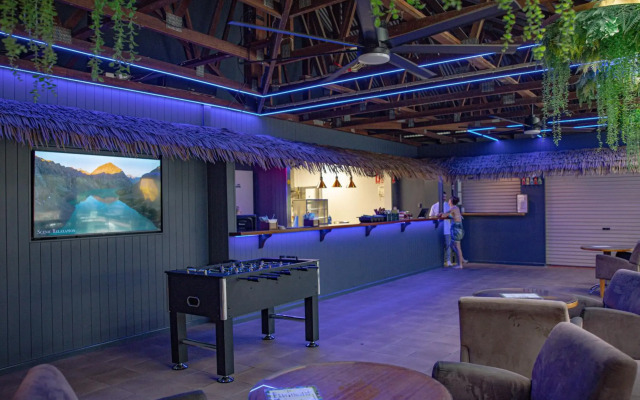 Coral Beach Lodge