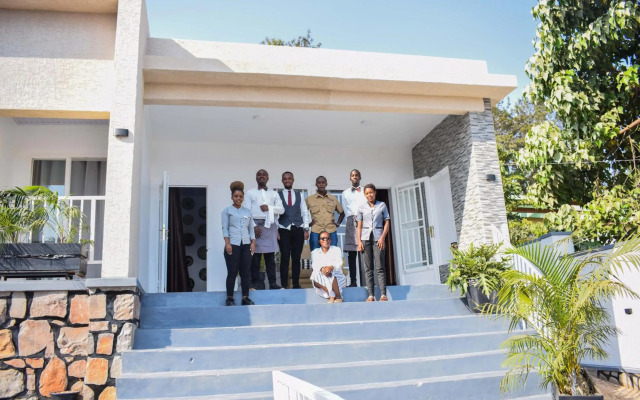 Inzozi Africa House B&B-Gishushu