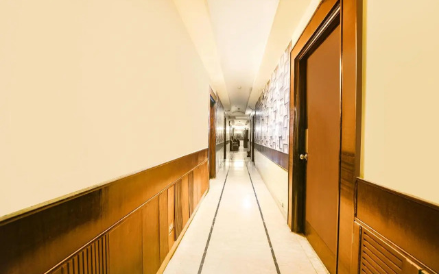 FabHotel Kailash Colony Metro Station
