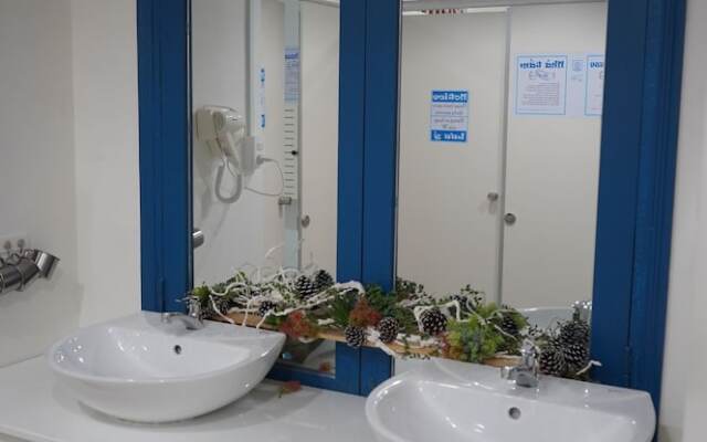 Thong Nho Oi Hostel