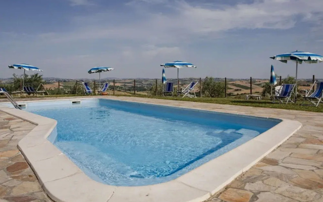 Apartment With Shared Pool