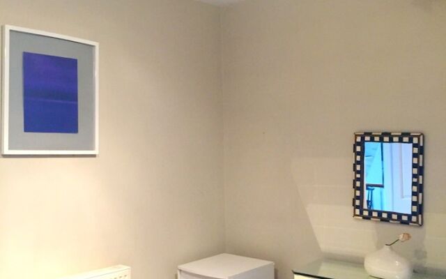2 Bedroom Flat in North Kensington
