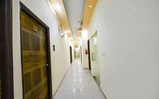 Fabhotel Lake View I