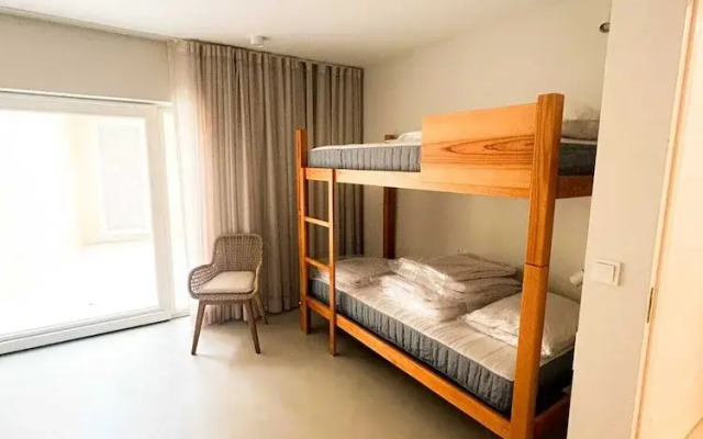 Silveira Bay Lounge Retreat