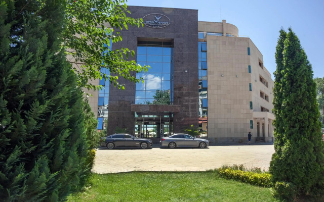 Jeravi Hotel