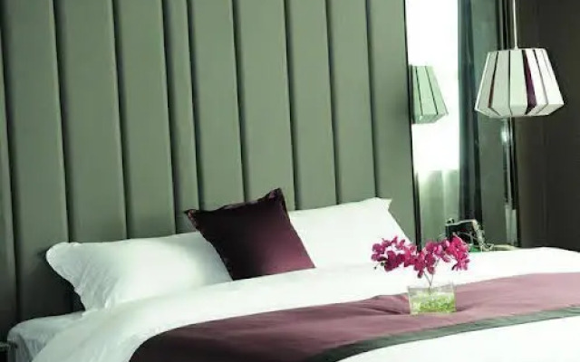 Yangluo Happy Year Hotel