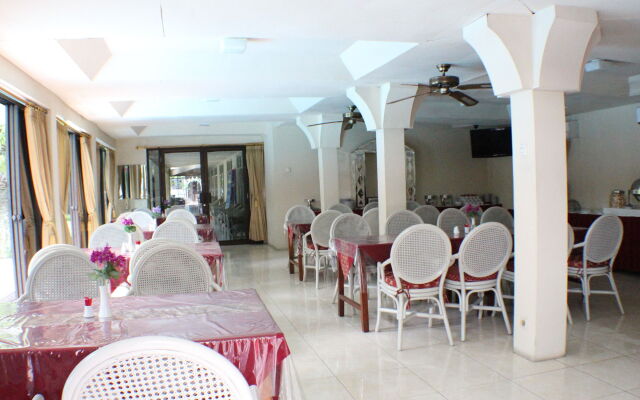 Hotel GRAND ROSELA Yogyakarta