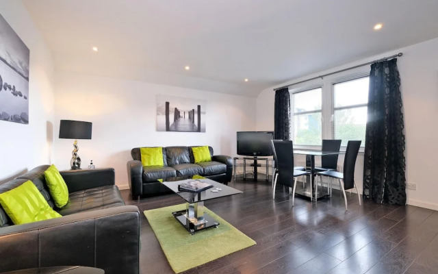 Lovely Aberdeen Home Close to the Scottish Coast