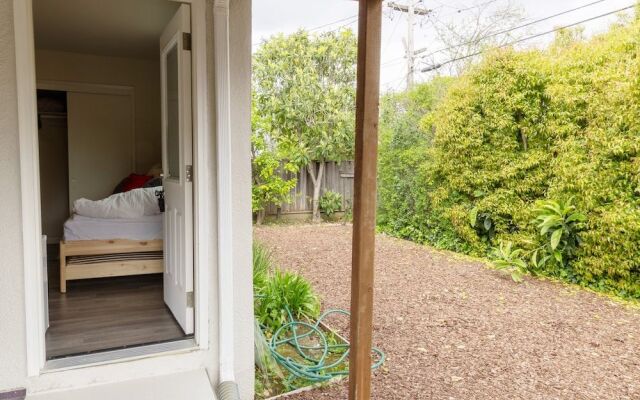 Cozy 1-bedroom in Silicon Valley