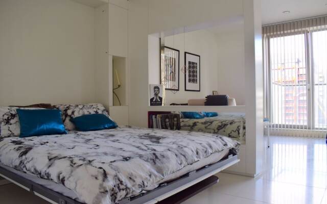 Cosy Studio With Balcony