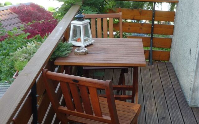 Bright Apartment With Private Balcony And Use Of Garden In The Weser Uplands