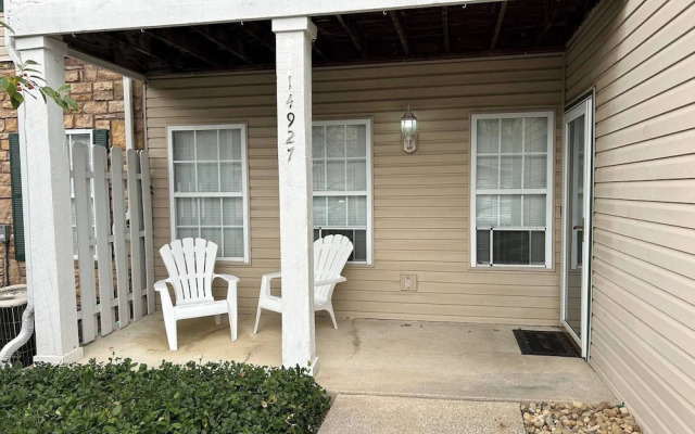 Fantastic Get Away Condo In Strongsville!