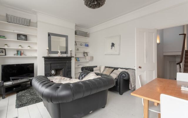 2 Bedroom Flat In Fantastic Location