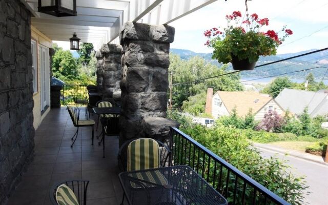Villa Columbia Bed and Breakfast