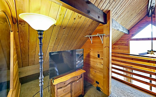 Chalet W Epic Mountain Views And Hot Tub 3 Bedroom Cabin