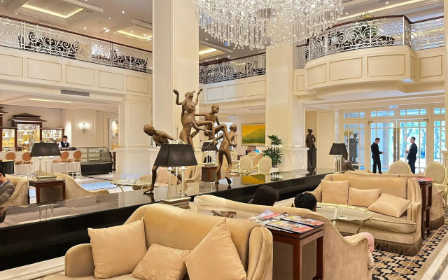 Apricot Hotel