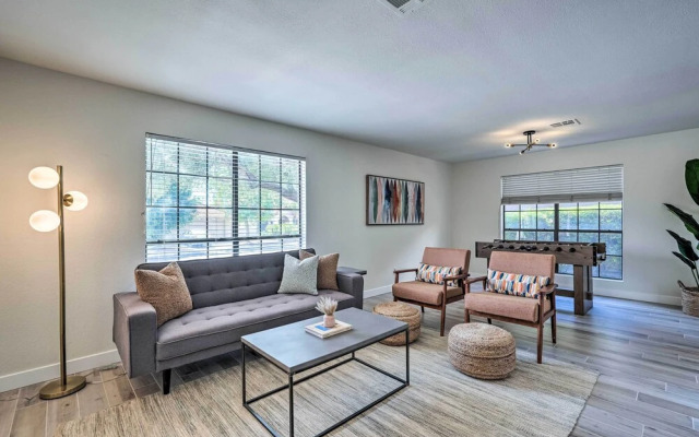 Private Pool, Gas Grill: Chic Glendale Home!