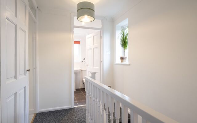 Spacious 4-br Cambridge House, Free Parking
