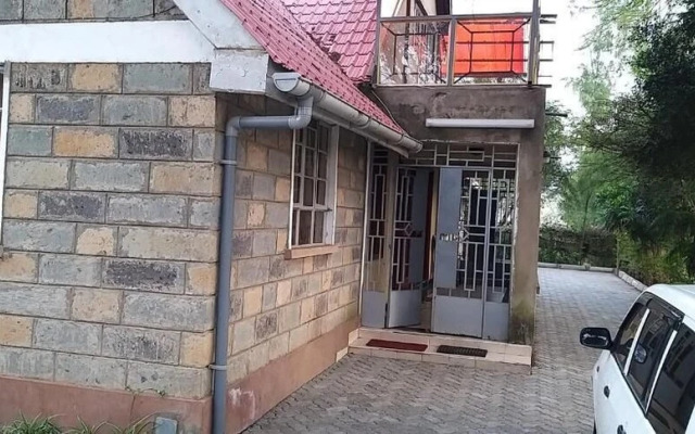 Lux Suites Weavers Haven Guest House