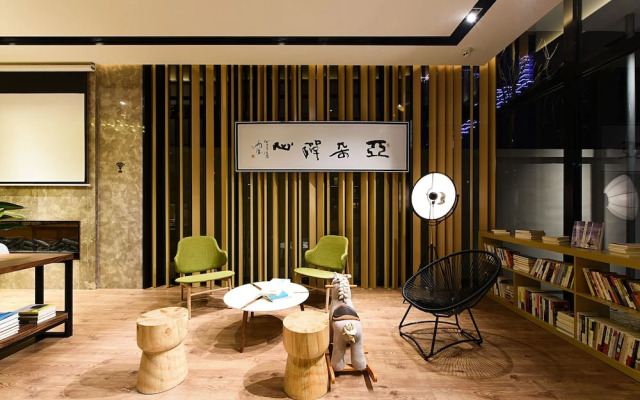 Atour Hotel Zhenjiang Railway Station Nanxu Avenue