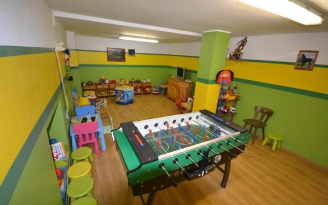 Paradise Lodge