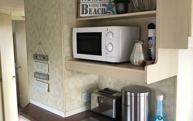 Lovely 2 Bedroom Static Caravan Brean, Somerset